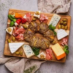 Mahlzeit Akazien Schneidebrett 40 X 30 X 3 Cm | Schneidebrett Holz Mit Saftrille -Camping Store BRE3 akazien schneidebrett actionbild 2000px 1280x1280