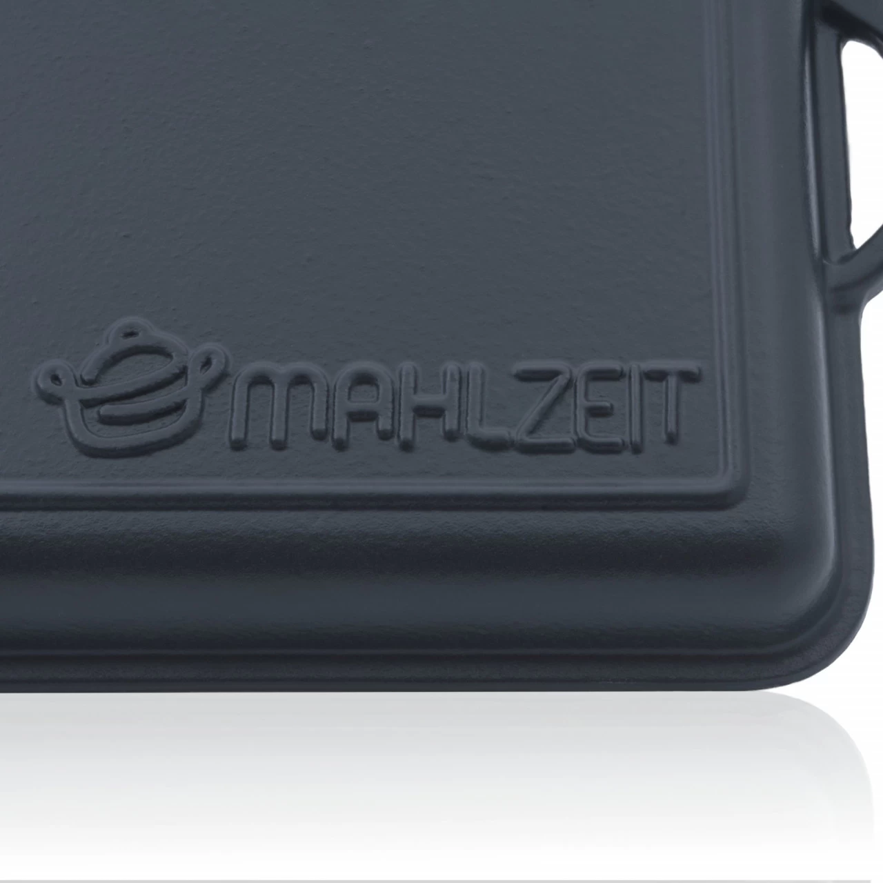 Mahlzeit Gusseisen Bräter Emailliert | 10,8 Liter | Blue Berry | Bräter 2in1 Mit Bratpfanne 10 Mahlzeit Gusseisen Bräter Emailliert | 10,8 Liter | Blue Berry | Bräter 2in1 Mit Bratpfanne – Bild 8