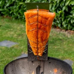 BBQ-Toro Edelstahl Flammlachsbrett Für Fisch (2 Stück) | Lachsbrett Für Grill -Camping Store FISCH3 flammlachsbrett actionsbild2 2000px 1280x1280 1