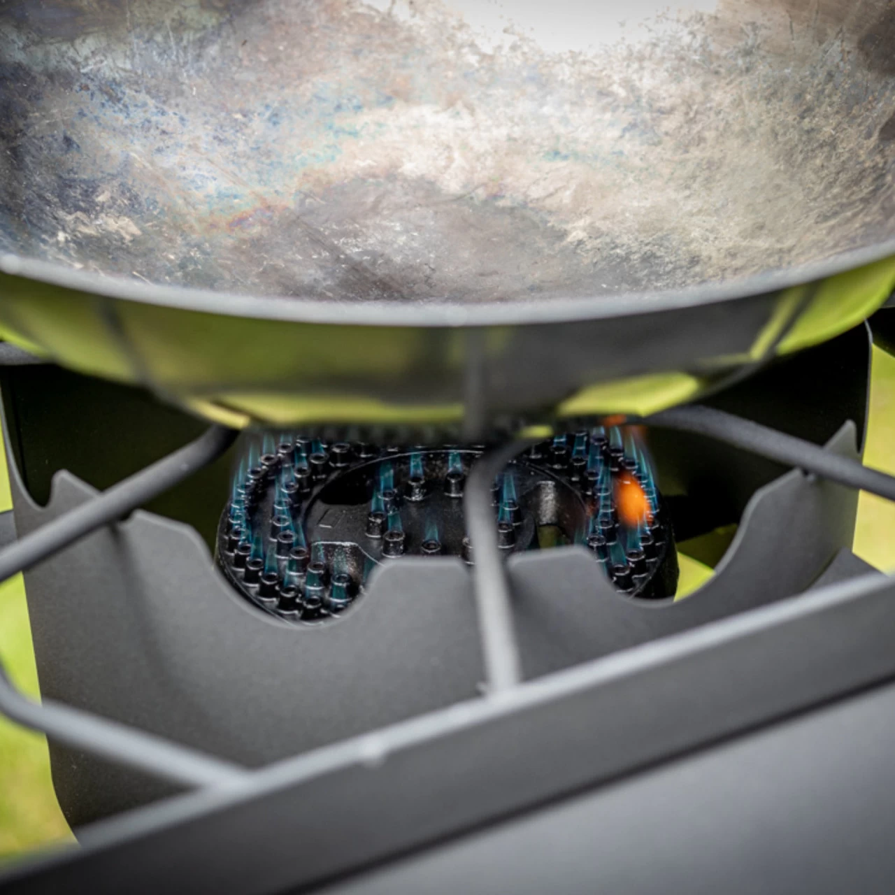 BBQ-Toro Gas Grilltisch Mit Windschutz | Gusseisen Gaskocher 2 Brenner | 12 KW 4 BBQ-Toro Gas Grilltisch Mit Windschutz | Gusseisen Gaskocher 2 Brenner | 12 KW – Bild 2