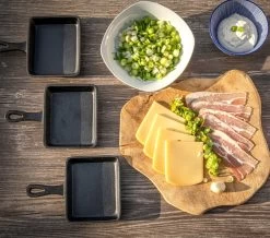 BBQ-Toro Gusseisen Raclette Pfännchen (6 Stück) | 12,5 X 18 Cm | Grillzubehör -Camping Store PAN15 raclette pfaennchen action bild1 2000px 1280x1280