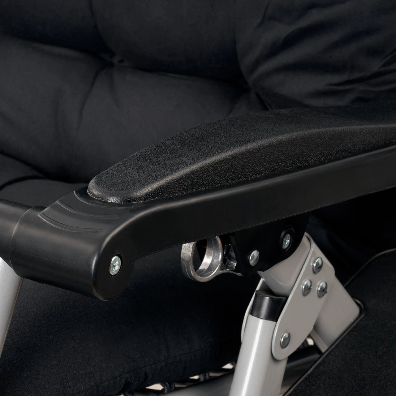 CampFeuer Sonnenliege, Anthrazit, Campingliege, Liegestuhl, Relaxliege, Gartenliege Mit Getränkefach 9 CampFeuer Sonnenliege, Anthrazit, Campingliege, Liegestuhl, Relaxliege, Gartenliege Mit Getränkefach – Bild 7