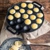 BBQ-Toro Gusseisen Poffertjes Pfanne | Förtchenpfanne Für 19 Förtchen | Ø 24 Cm -Camping Store do set12 dutch oven set actionbild6 2000px 1280x1280