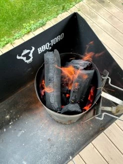 BBQ-Toro Dutch Oven Tisch, Mit Windschutz | 75 X 40 Cm | Grilltisch, Stahltisch -Camping Store dot dutch oven table action4 2000px 1280x1280