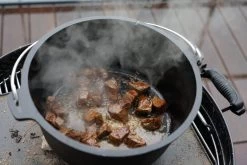 BBQ-Toro Dutch Oven "Mein Dopf", 9,0 L Sonderedition Inkl. Deckelheber -Camping Store dutchoven1 1280x1280 4