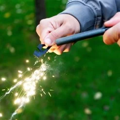 CampFeuer Feuerstahl Set Mit Feuerstahl Mit Feuerstarter Und Mobiler Feuerstelle 20 CampFeuer Feuerstahl Set Mit Feuerstahl Mit Feuerstarter Und Mobiler Feuerstelle -Camping Store fire1 feuerstahl bild2 2000px 1280x1280 1