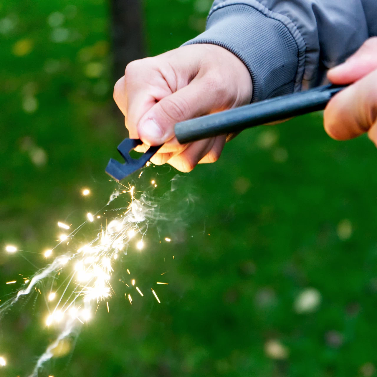 CampFeuer Feuerstahl Set Mit Feuerstahl Mit Feuerstarter Und Mobiler Feuerstelle 11 CampFeuer Feuerstahl Set Mit Feuerstahl Mit Feuerstarter Und Mobiler Feuerstelle – Bild 9