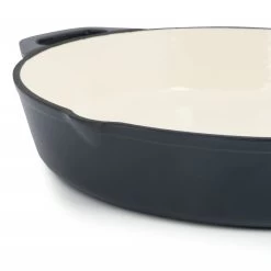 Mahlzeit 3-teiliges Pfannenset, Ø 24cm, Ø 29,5cm, Ø 29cm, Blue Berry, Gußeisenbratpfanne -Camping Store gpfa30eb gusseisenpfanne emailliert mit glasdeckel bild4 2000px 1280x1280