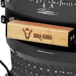 BBQ-Toro Kamado Grill Holzkohlegrill Ø 32 Cm "HAIIRO" Mit Grillrost Und Thermometer, Grau 16 BBQ-Toro Kamado Grill Holzkohlegrill Ø 32 Cm "HAIIRO" Mit Grillrost Und Thermometer, Grau -Camping Store kama13g kamado kuro bild3 2000px 1280x1280