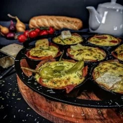 BBQ-Toro Gusseisen Muffinform Für 7 Muffins | Bereits Eingebrannt -Camping Store muf1 muffin form gusseisen actionbild 2000px 1280x1280