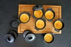 BBQ-Toro Serviertöpfe Set (6-er Pack) Ø 11 Cm Gusseisen Mini Gusstopf -Camping Store pan07 serviertopf bild4 2000px 1280x1280