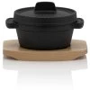 BBQ-Toro Mini Dutch Oven | 250 Ml | Gusseisen Serviertopf Mit Holzunterlage -Camping Store pan19 servierpfanne bild1 2000px 1280x1280