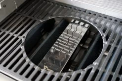 BBQ-Toro Edelstahl Räucherbox "Triangle" | 31 X 8,5 X 6,5 Cm | Aromabox Für Gasgrill, Holzkohlegrill -Camping Store smoke6 smokerbox bild4 2000px 1280x1280